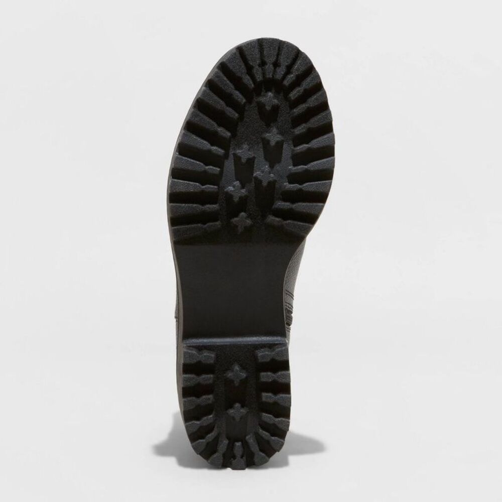 Universal Thread Black Ankle Boots - Picture 4 of 4